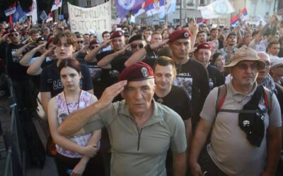 Снага пробуђеног народа: Не дирајте у част и достојанство српског војника