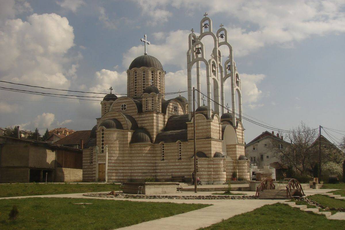 optimized_crkva-leposavic